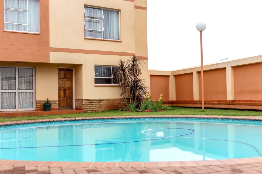 1 Bedroom Property for Sale in Kannoniers Park North West